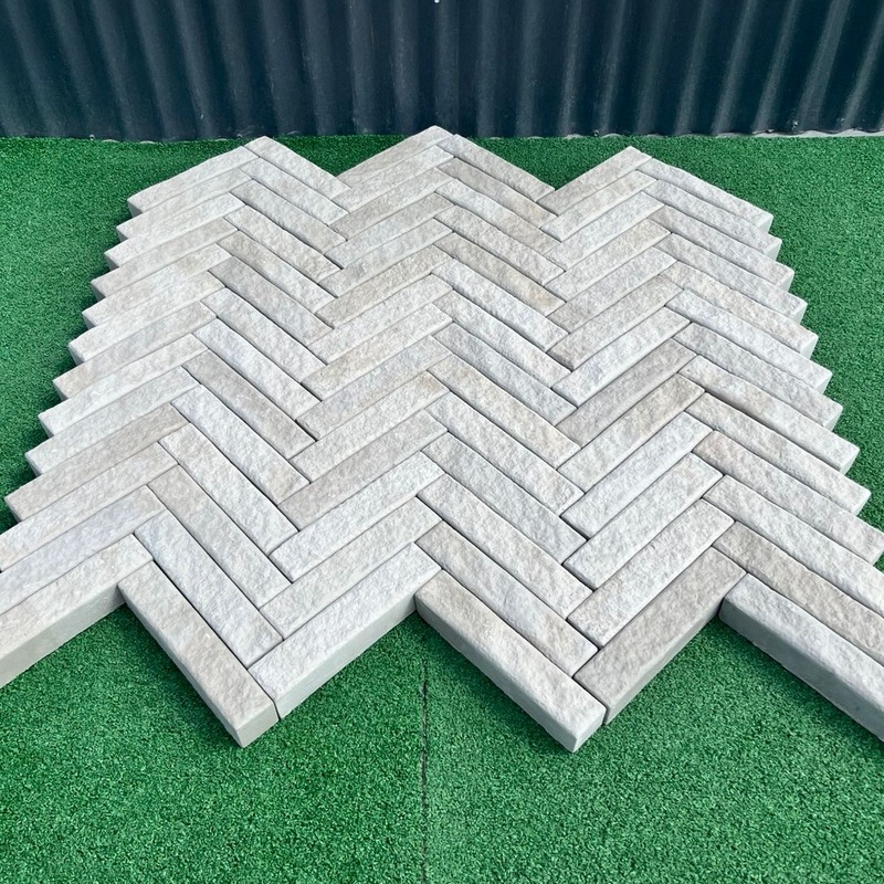 UVONGO COBBLE