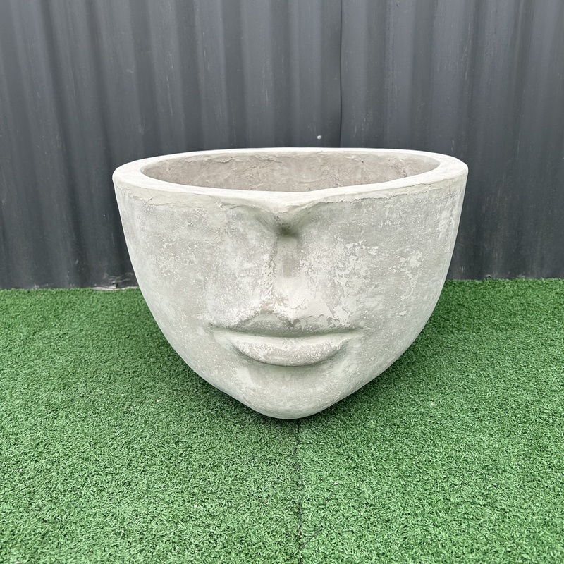 FACE MEDIUM